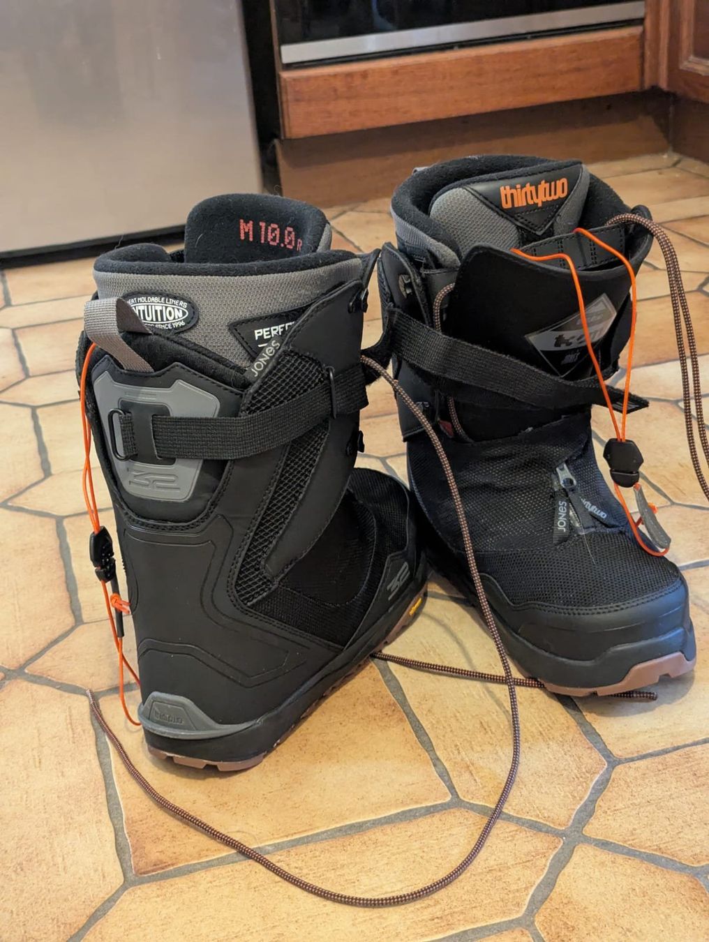 Jones Boards: Chaussure Snowboard Jones 32 t. 43 – Neu (gemäss Beschreibung) aus Montreux von Marieyloba 3
