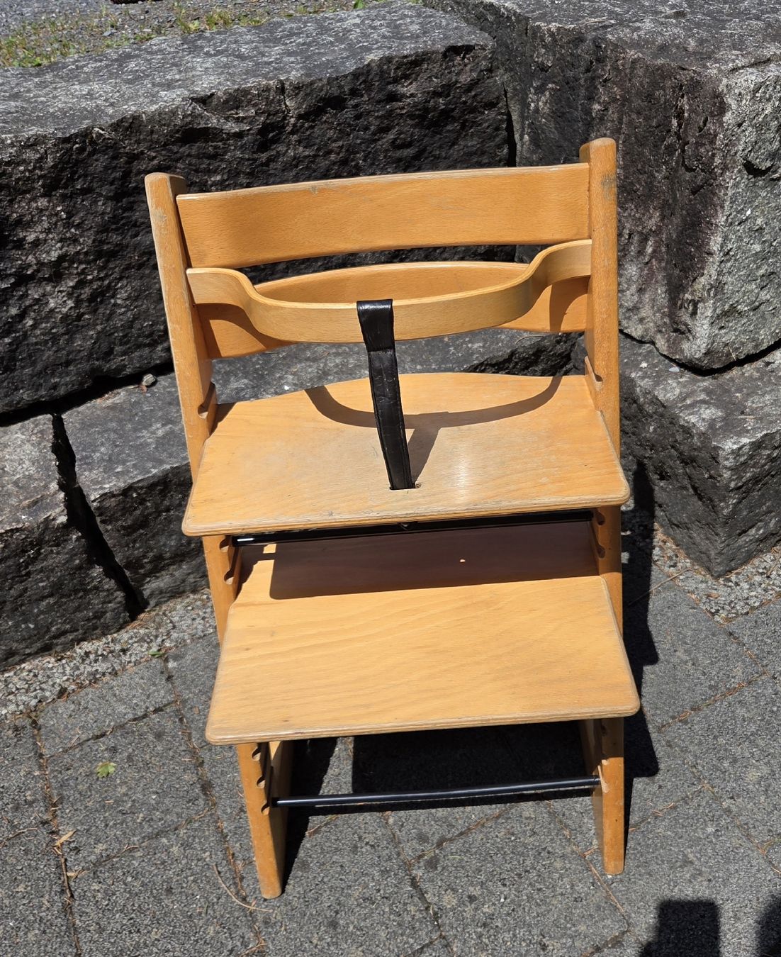 Stokke Seggioloni: Holz Kinderhochstuhl Tripp Trapp alte Version komplett – Usato da Grabs venduto da FrauB