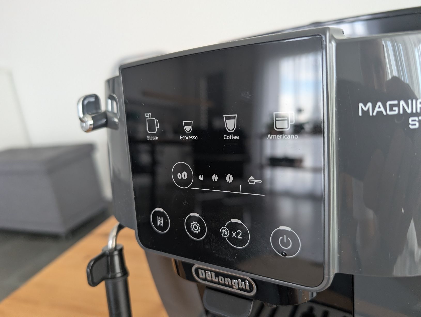 De'Longhi Macchine per caffè & Macchine per espresso: De'Longhi Magnifica Start – Usato da Pfäffikon ZH venduto da Labdi 1