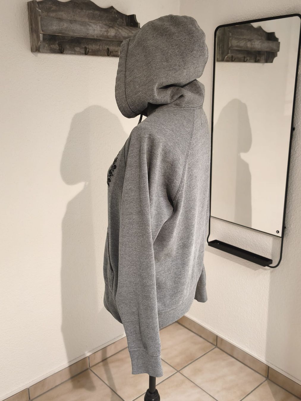 Obey Maglioni & Felpe: OBEY Hoodie, Grösse S, Grau – Nuovo (secondo la descrizione) da Emmetten venduto da SecondhandSiska 1