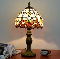 Lampe de table de style Tiffany ,  en verre teinté