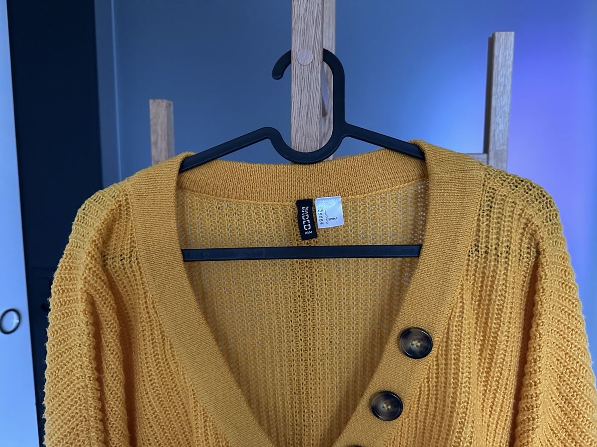 Maglioni & Felpe: Gelber Strickpullover – Usato da Gipf-Oberfrick venduto da Gabor5 1
