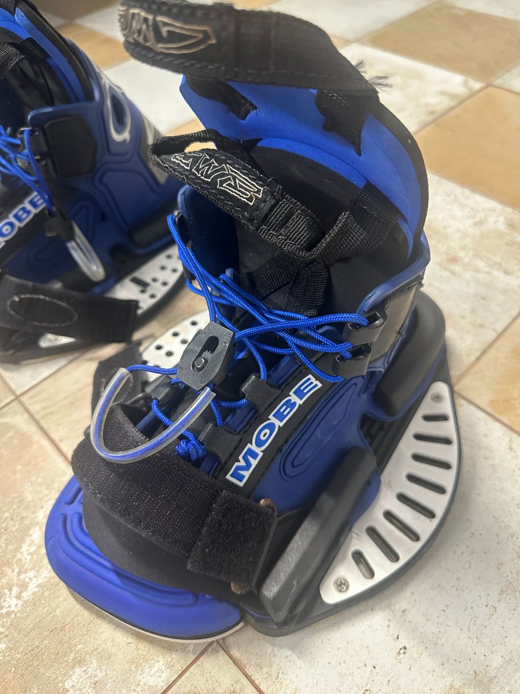 Chaussures hommes: Wakeboard-Schuhe MOBE – D'occasion à Fraubrunnen par hau_yz86