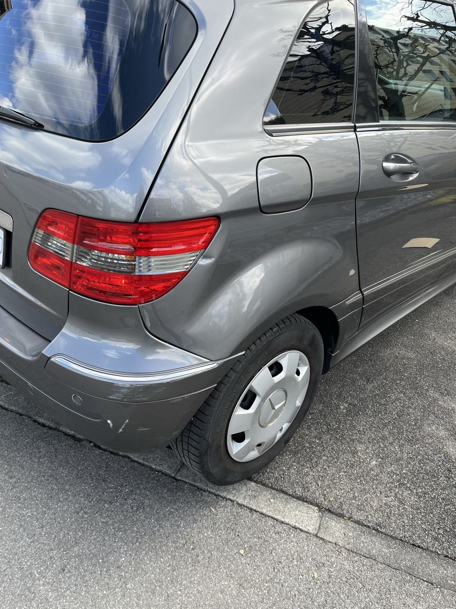 Mercedes-Benz Automobili: Mercedes Benz B170 – Usato da Luzern venduto da vuc_96p9 3