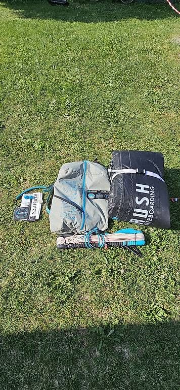 Aquilone: Airush 17m Kite + Apex Team + Bindung – Usato da chur venduto da hansurf