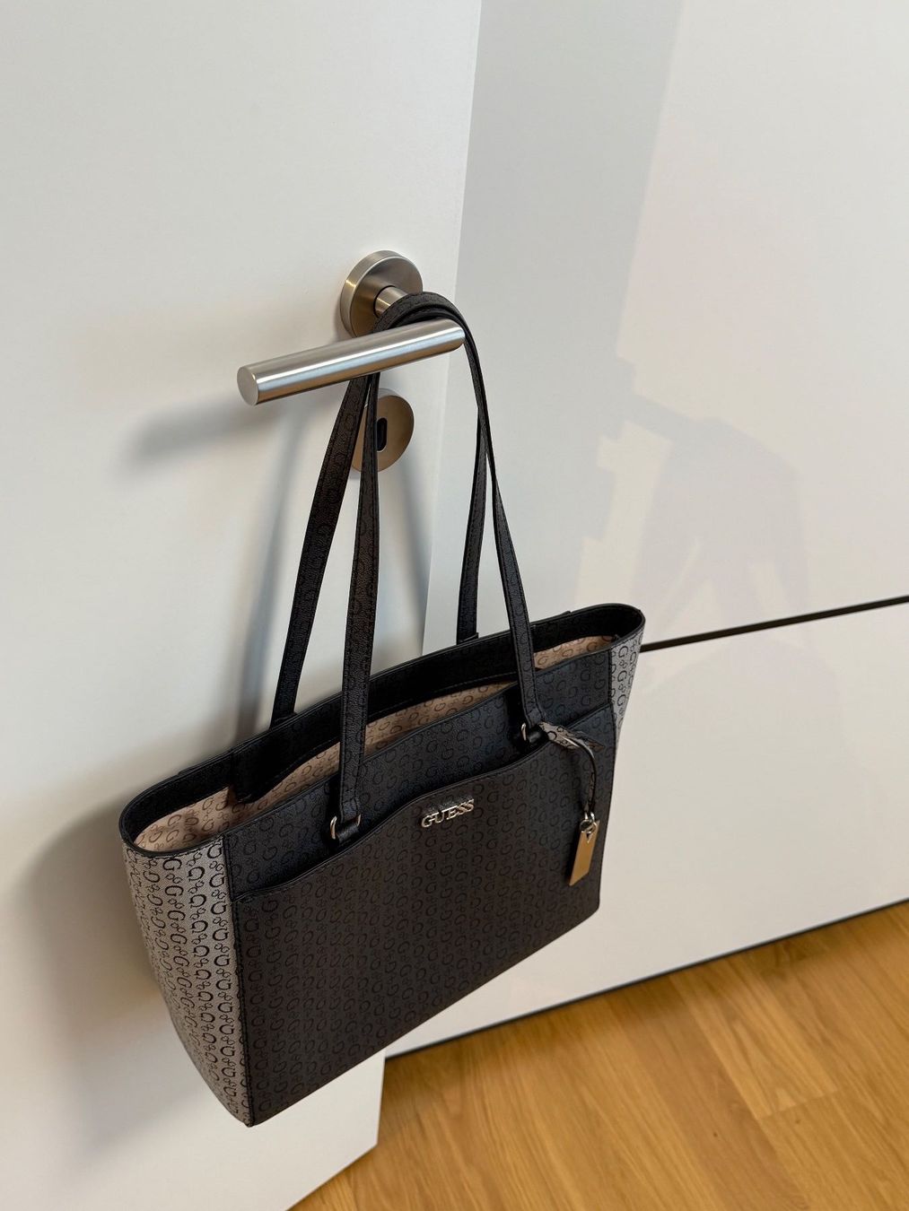 Sacs femmes: Handtasche Guess – Neuf (Voir description) à Lufingen par Ann_Katrin 3