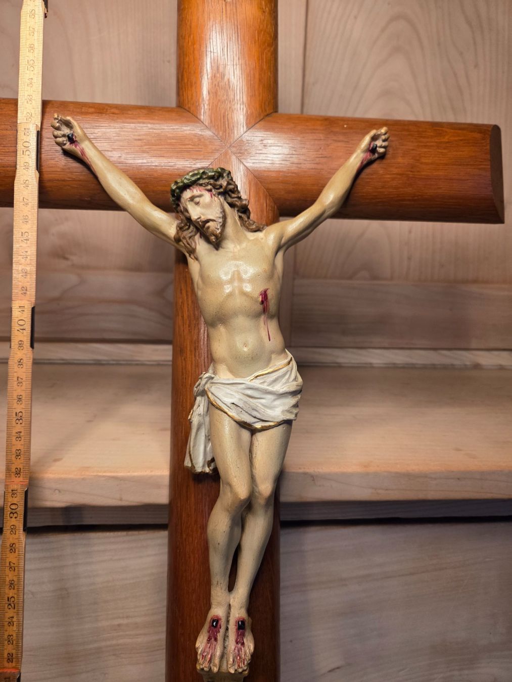 Statuette: Antikes Holzkruzifix mit Jesusfigur – Usato da Muotathal venduto da sch_h6cz 1