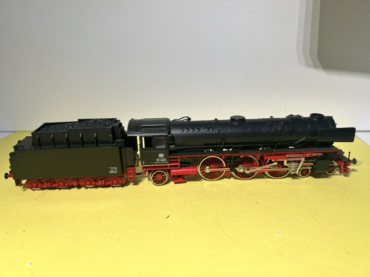 Fleischmann Modelleisenbahnen: Fleischman BR01 Dampflok HO Gleichstrom – Gebraucht aus Weinfelden von Kammerflimmern 4