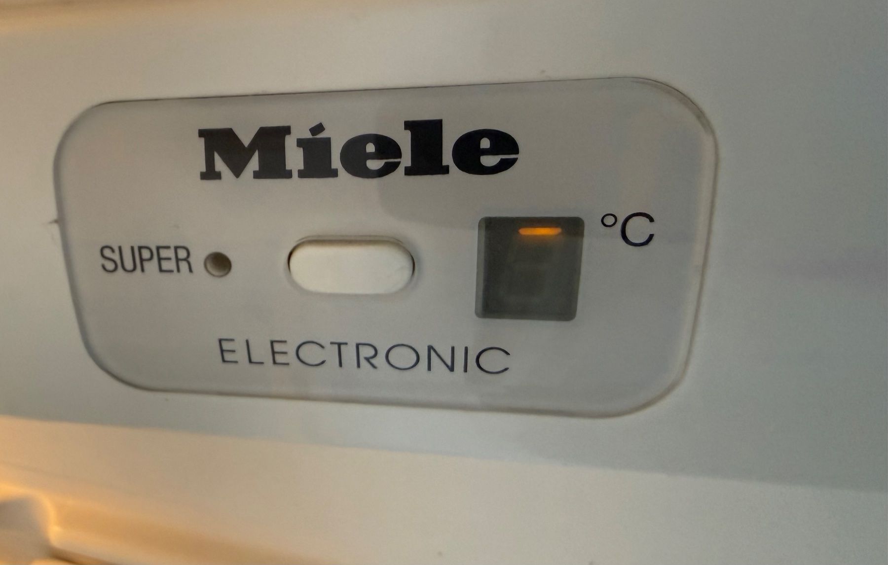 Miele Frigoriferi: Miele Einbaukühlschrank CH Norm 55cm – Usato da Kloten venduto da top2000 5