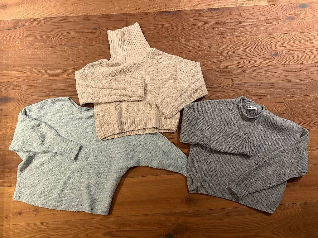 Maglioni & Felpe: Diverse Pullover – Usato da Oberdorf SO venduto da sel_wc6w