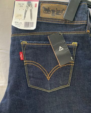 Jeans 3/4 LEVI'S foncé red tab girls standard neuf W30 L20