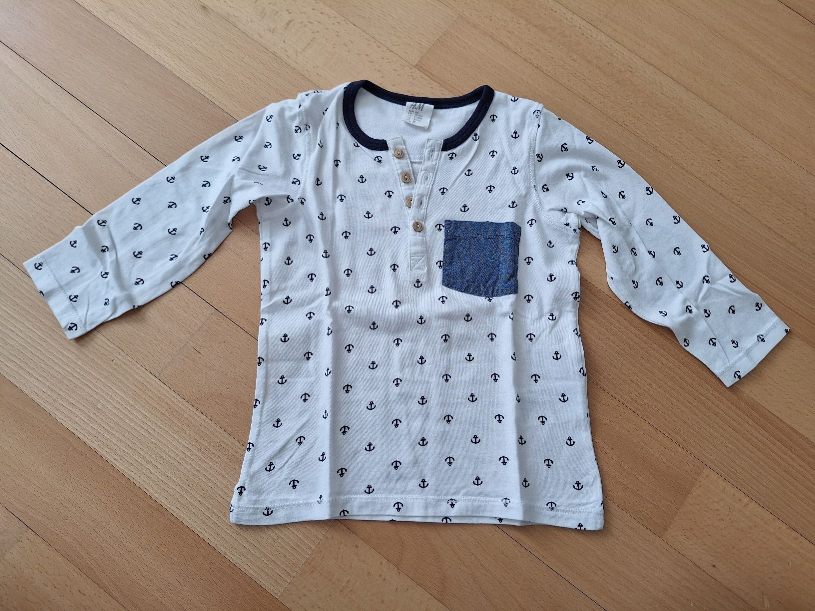 H&M Hemden, T-Shirts & Polos: Langarmshirt von H&M mit Anker in Gr. 86 – Gebraucht aus Oberrieden von man_9tm2