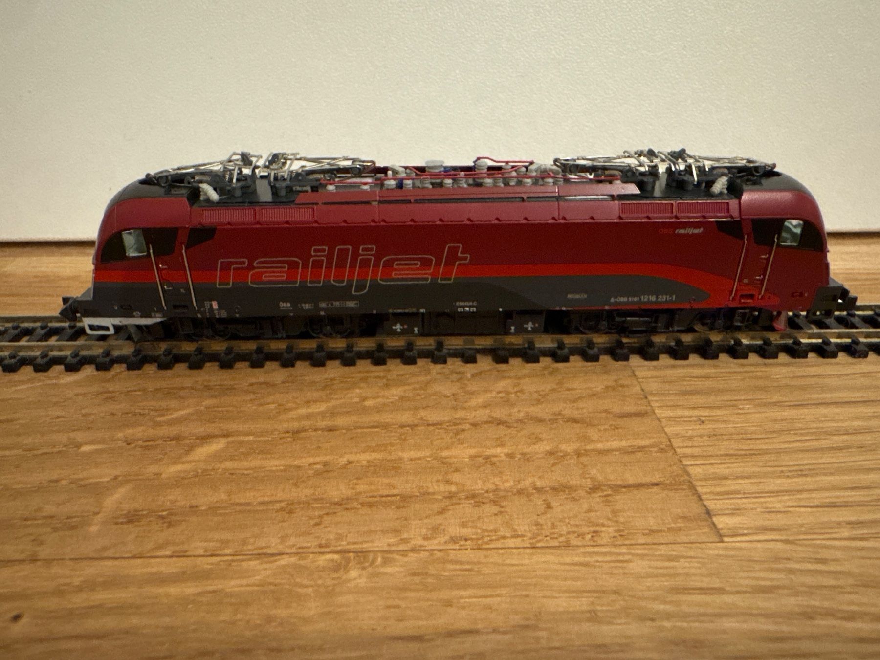 Hobbytrain Modellini di ferrovie: Hobbytrain 2732 ÖBB Br 1216 231"Railjet" – Nuovo (secondo la descrizione) da Schlierbach venduto da Look8 3