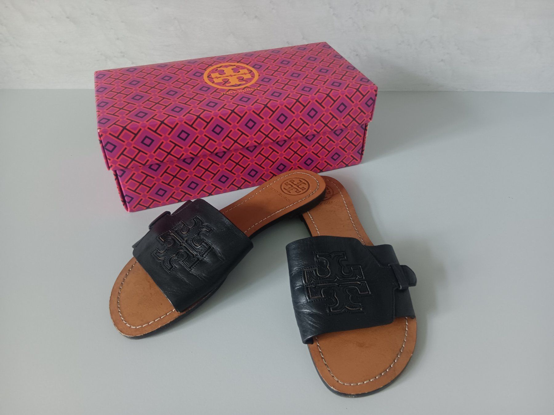 Tory Burch Scarpe da donna: Tory Burch Slide Sandal nero taglia 8 – Usato da Rüschlikon venduto da FranSca
