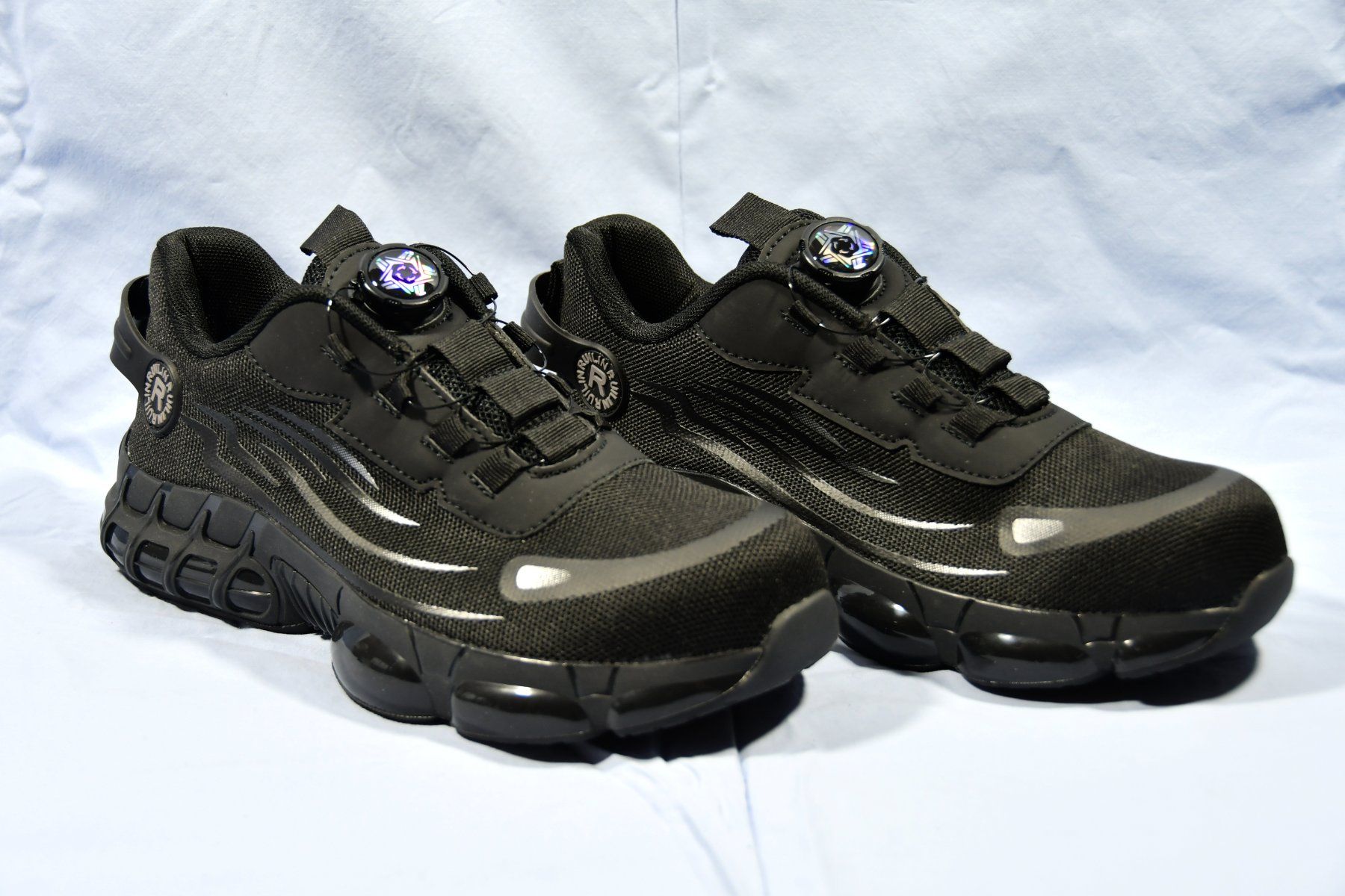 Scarpe da uomo: Leichte Freizeitschuhe mit BOA-Verschluss – Nuovo (secondo la descrizione) da Lohn-Ammannsegg venduto da Keyflower