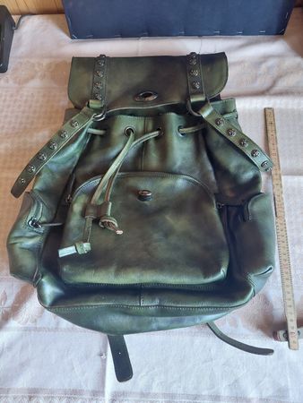 Grüner Leder Rucksack  Made in Italy, 🎒