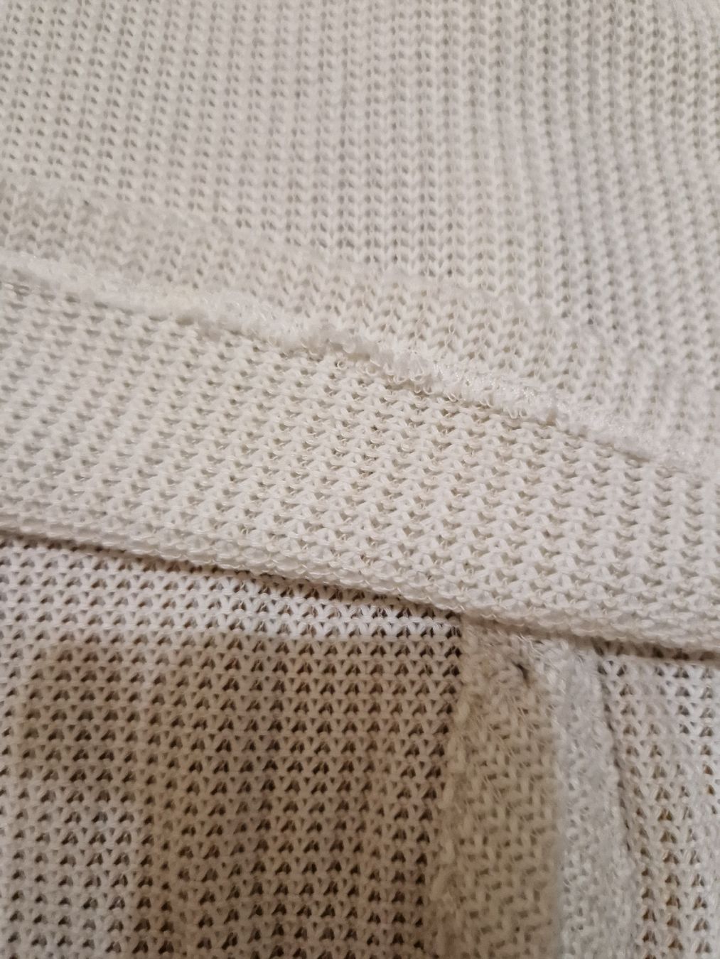 Top: White Crop Top - Size M – Usato da Allschwil venduto da IreneTu 4