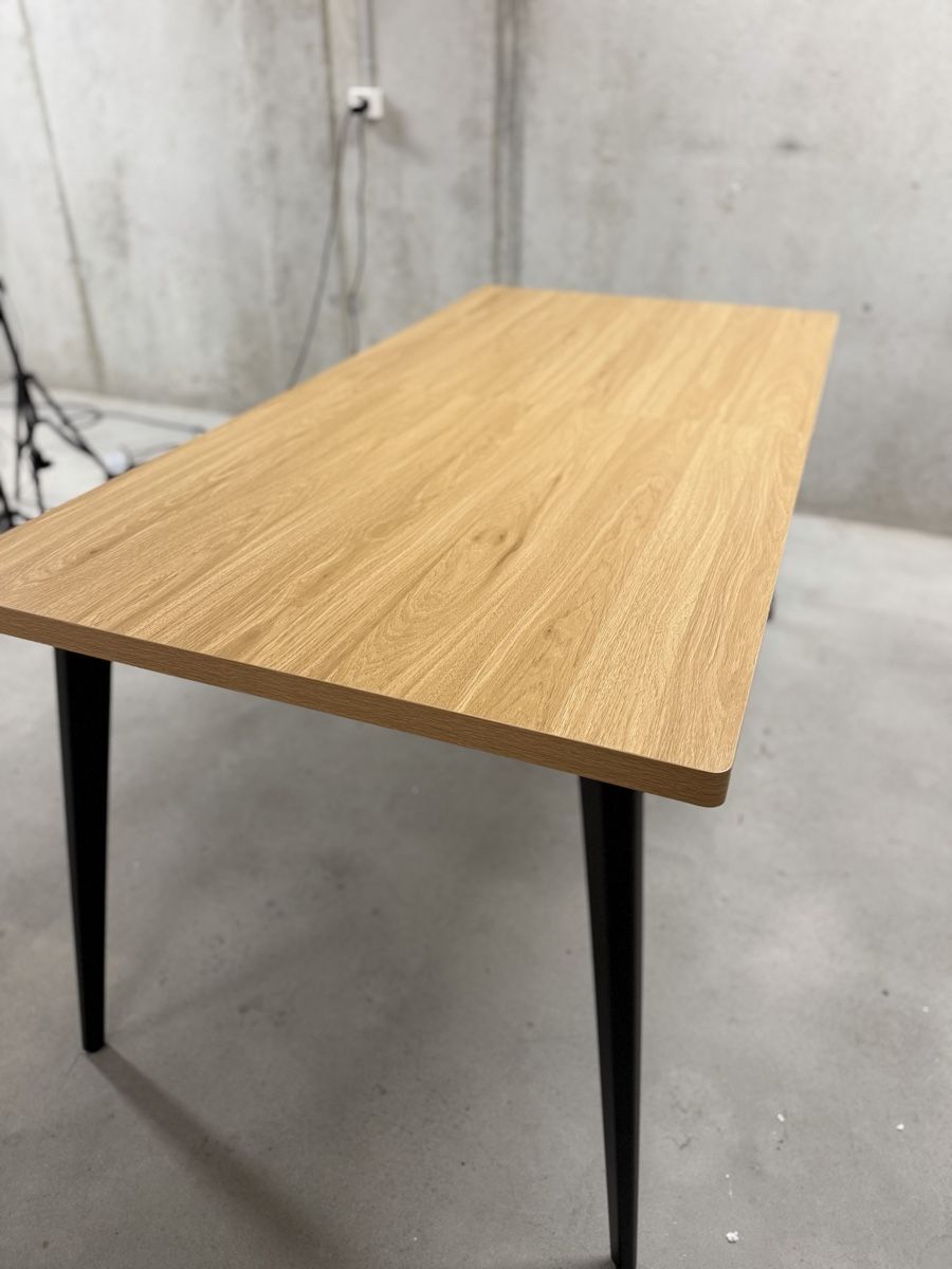 Tavoli: Table à manger en bois massif, déstockage – Nuovo (secondo la descrizione) da Biel/Bienne venduto da Birol