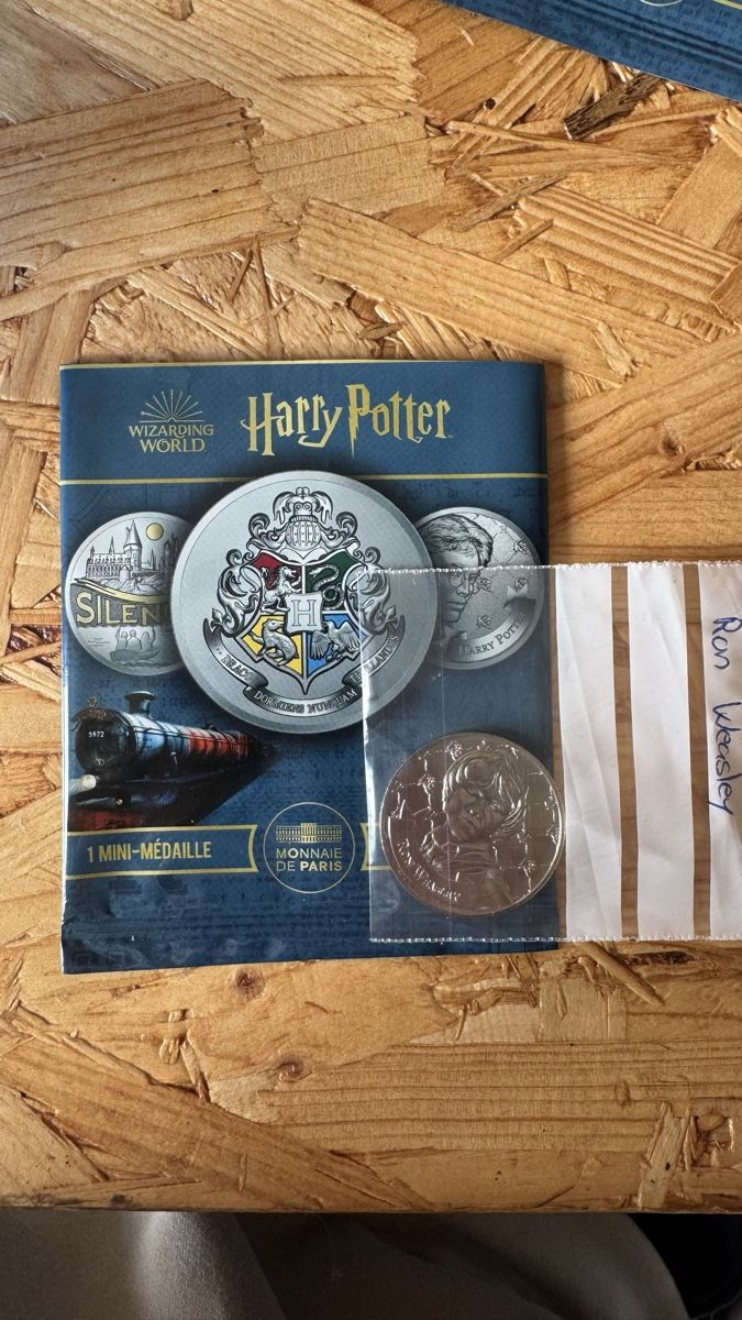 Medaglie: Médaille Harry Potter - Ron Weasley – Nuovo (secondo la descrizione) da Les Bois venduto da Ethanniry