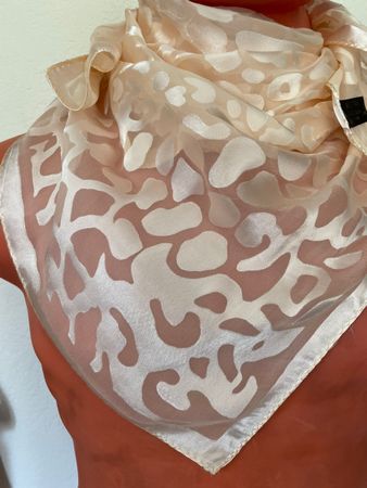 Valentino Foulard en Soie, Made in Italy
