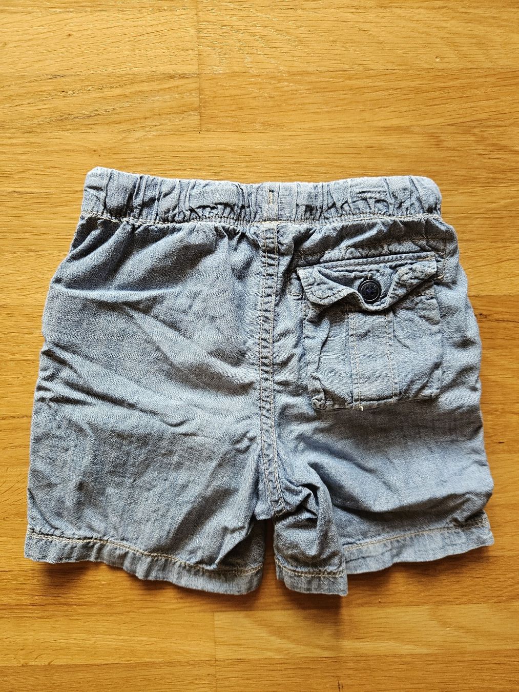 Ensembles coordonnés: 4er Set kurze Hosen Junge, Grösse 98/104 – D'occasion à Neftenbach par susanne0041 5