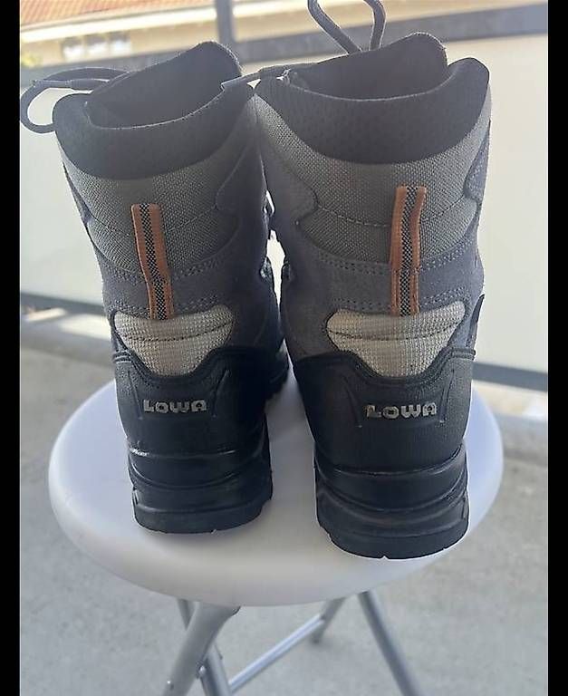 Scarpe da uomo: LOWA Wanderschuhe Gr UK 5 1/2 – Usato da Scheuren venduto da JenPad 2