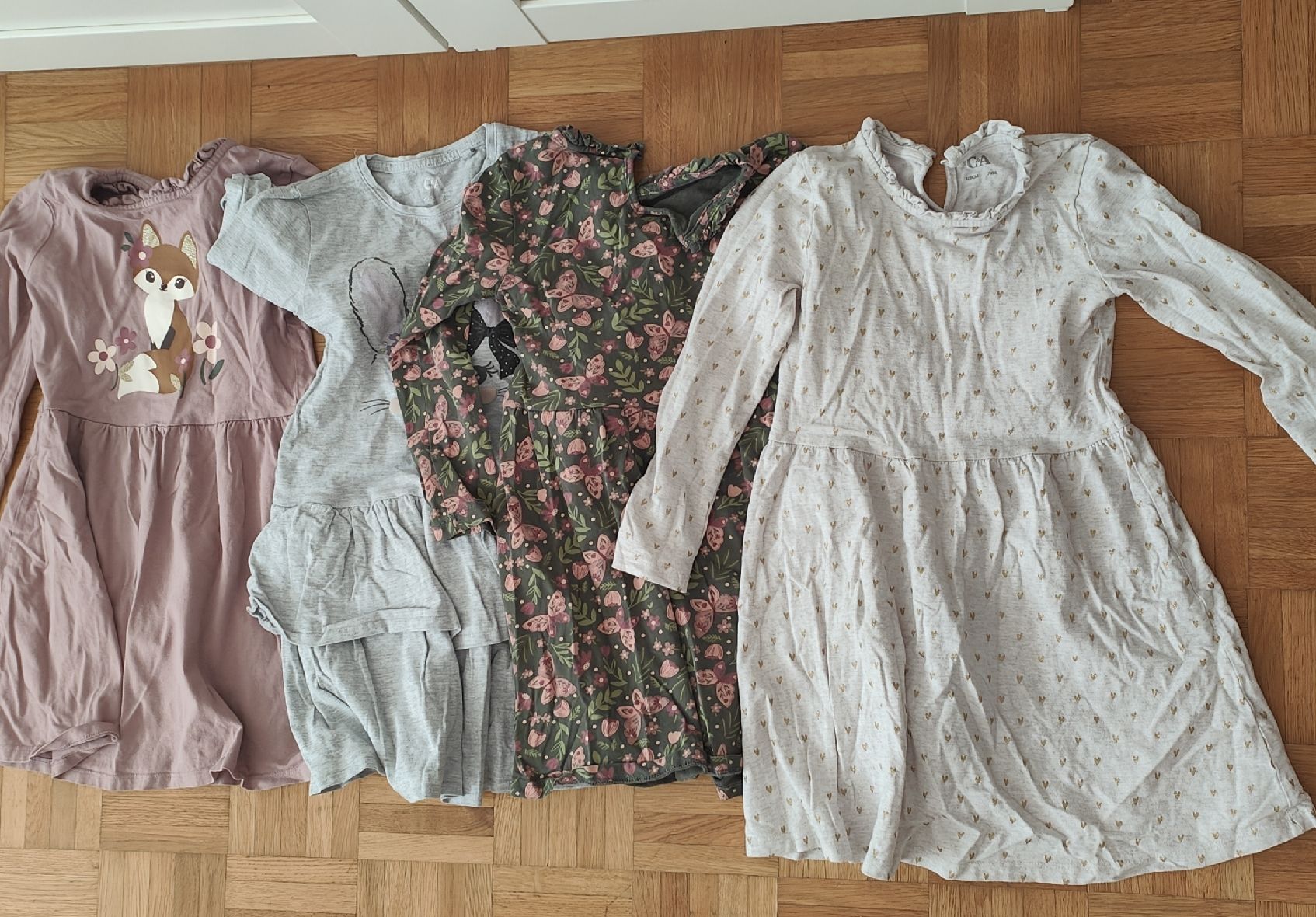 Lotti & Set di vestiti: Kleiderpaket Mädchen Grösse 122 Herbst / Winter – Usato da Jona venduto da Verolicious 2