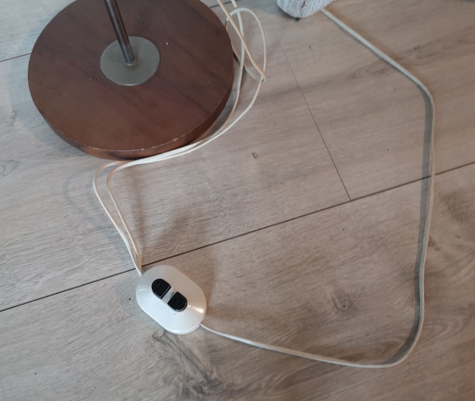 Lampade: Lampadaire Mid-Century Space Age en Teck de Temde – Usato da Conthey venduto da Cathlouz 8
