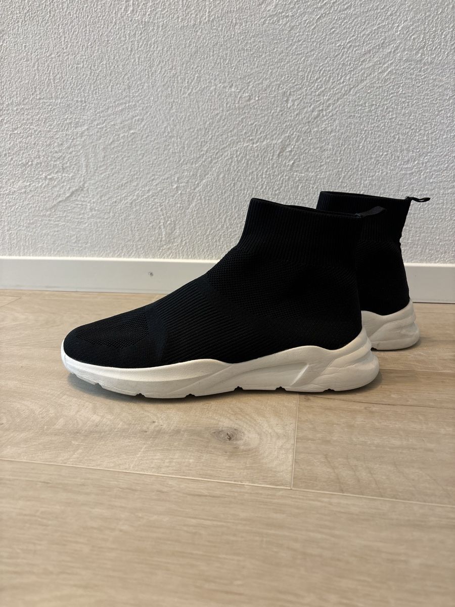 Scarpe da uomo: Schwarze Sneaker wie neu | Grösse 46 – Nuovo (secondo la descrizione) da Wattwil venduto da take.that