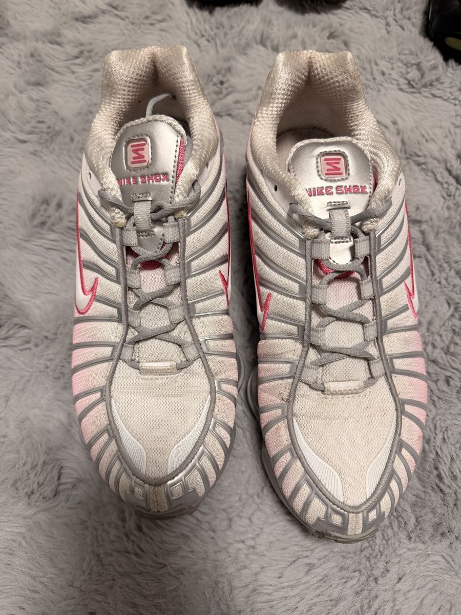 Scarpe da uomo: Nike Shox – Usato da Baar venduto da byt_6pt2