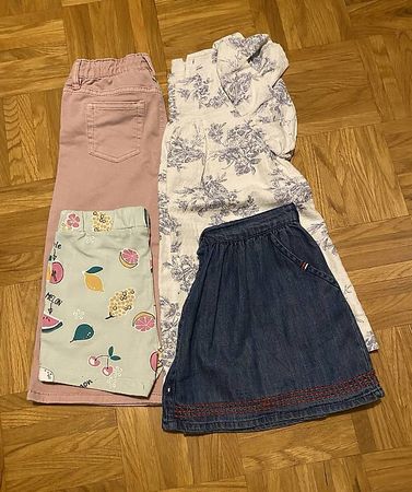 Lot 4 pièces fille taille: 104 cm en excellent état