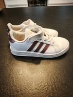 Baskets Adidas Grand Court enfant, taille 30, comme neuf!
