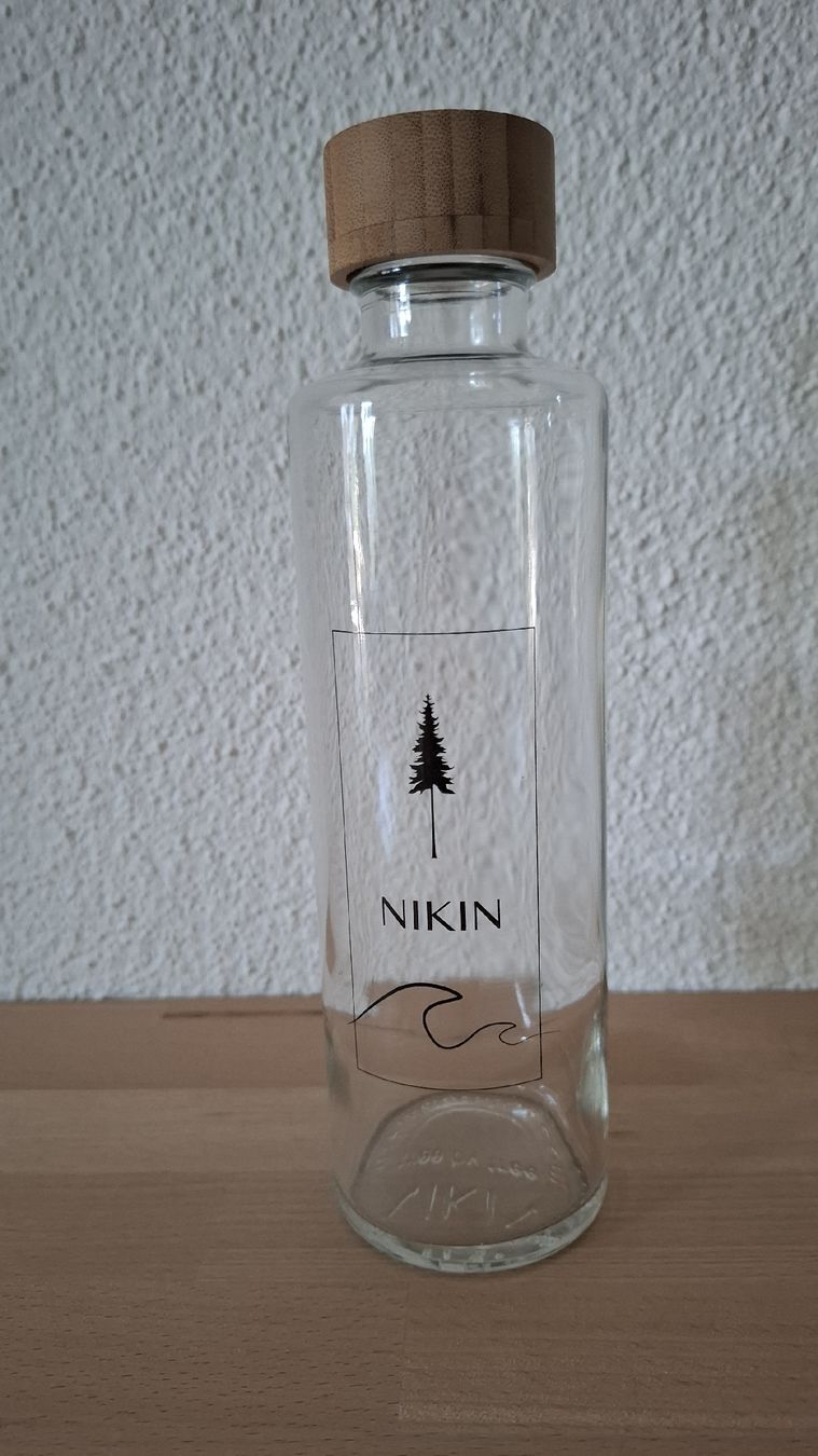 Nikin Gourdes & Thermos: Nikin Glasflasche mit Holzdeckel, neu – Neuf avec emballage d'origine à Emmen par Tigerlady
