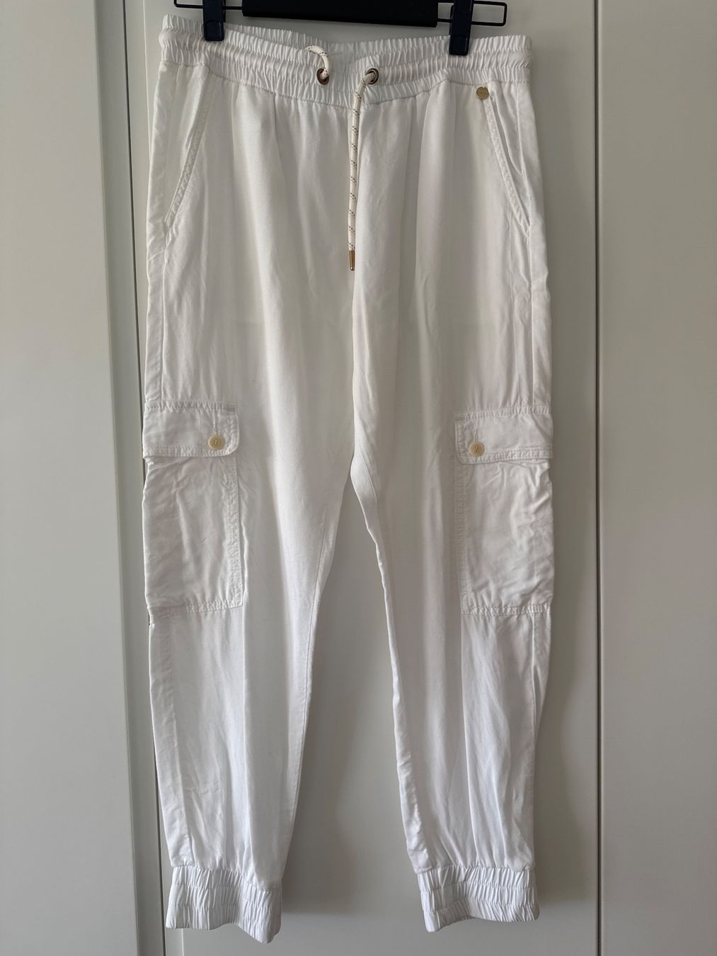 Rich & Royal Hosen: Hose weiss 38 – Gebraucht aus Wettingen von Elmadale