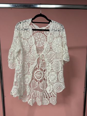 Weisses Sommer-Top mit Häkelmuster ☀️ Grösse M, neuwertig