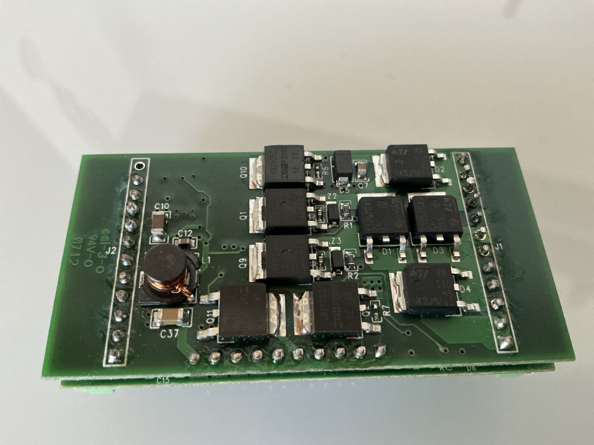Modelleisenbahnen: QSI Titan Lok-Sounddecoder mit Schraubklemmen, gebraucht – Gebraucht aus Wängi von Madella 2