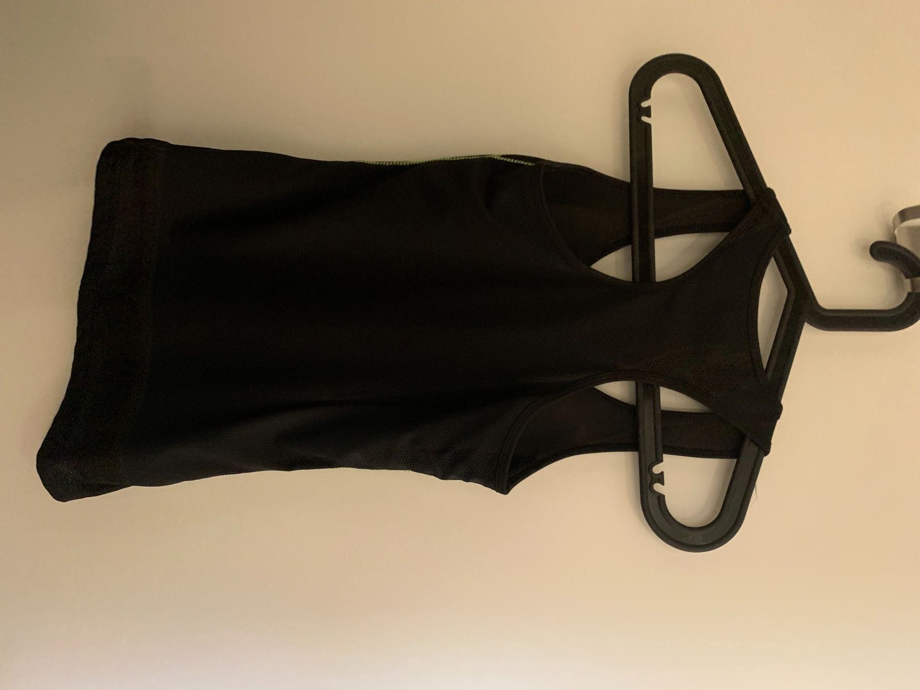 Nike Top: Sport Tops – Nuovo (secondo la descrizione) da Zürich venduto da Alpen209 5
