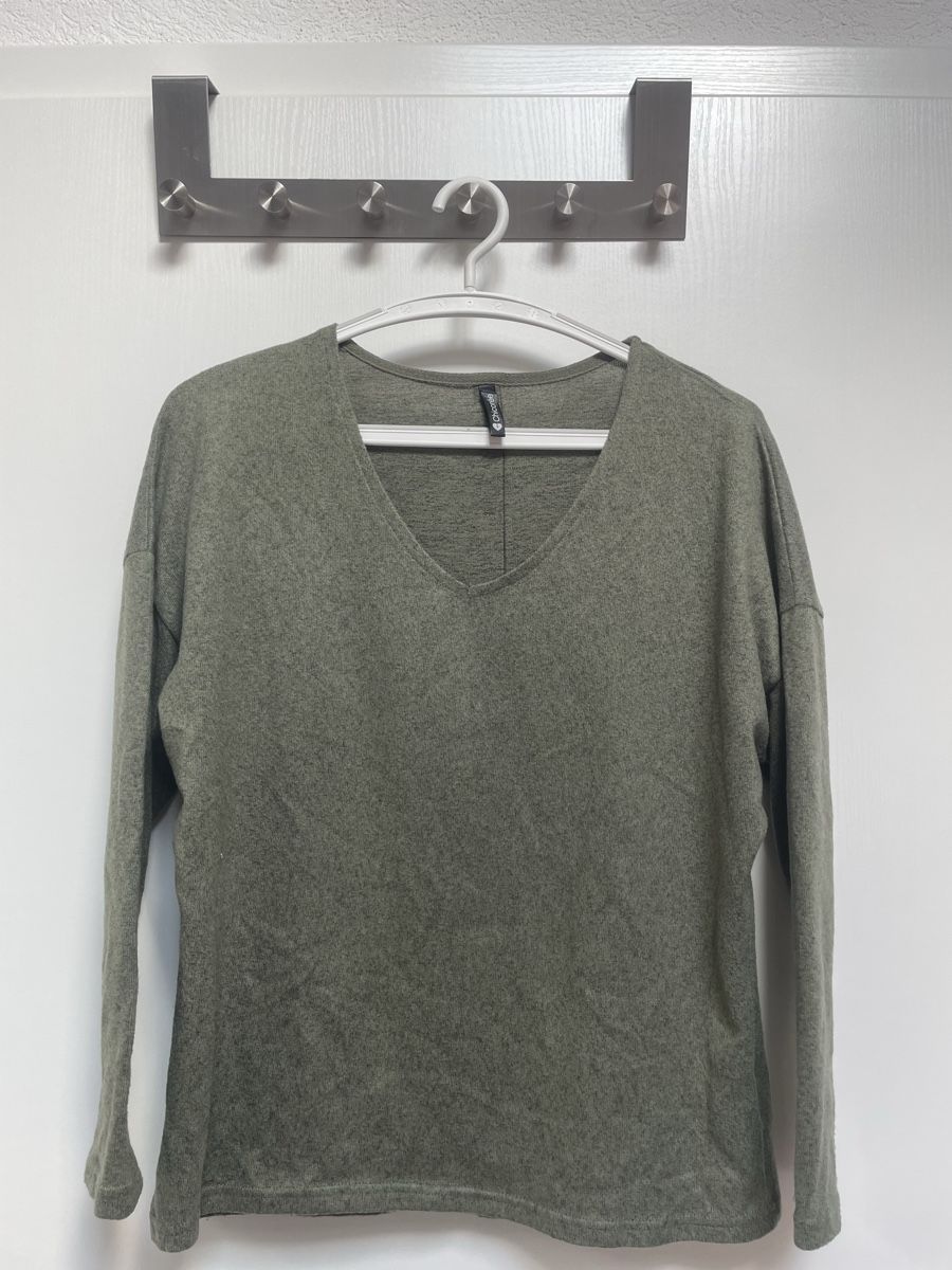 Maglioni & Felpe: Cardigan vert à manches longues – Usato da Corgémont venduto da Leane.Z