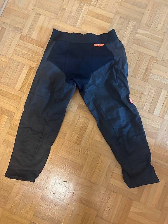 Poc Pantaloni: POC resistance layer Grösse S – Usato da Basel venduto da Luise_p