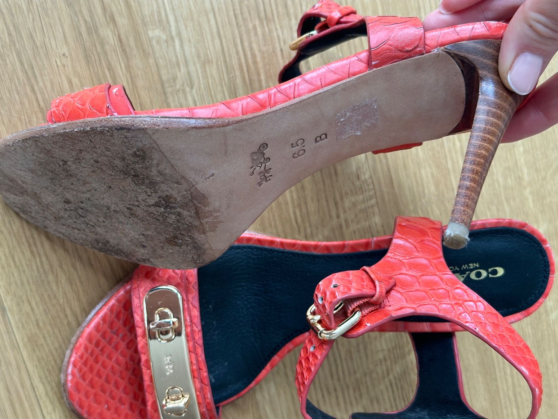 Coach Scarpe da donna: Coach Sandals in Leather with Snake Pattern Design, Gr.37 – Usato da Zürich venduto da anna_ra 5