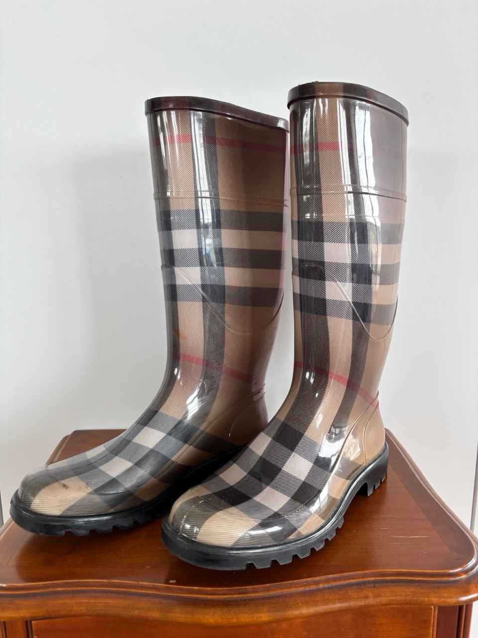 Burberry Scarpe da donna: Burberry Regenstiefel, Grösse 37 – Usato da Thalwil venduto da Arleen
