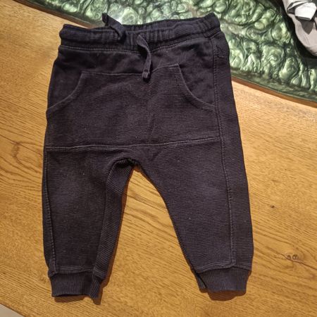 Hose Grösse 80 Zara