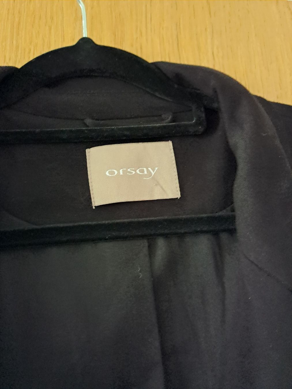 Orsay Jacken: Schwarzer Blazer von Orsay, Grösse 42/44 – Gebraucht aus Münchenbuchsee von Babsique 1