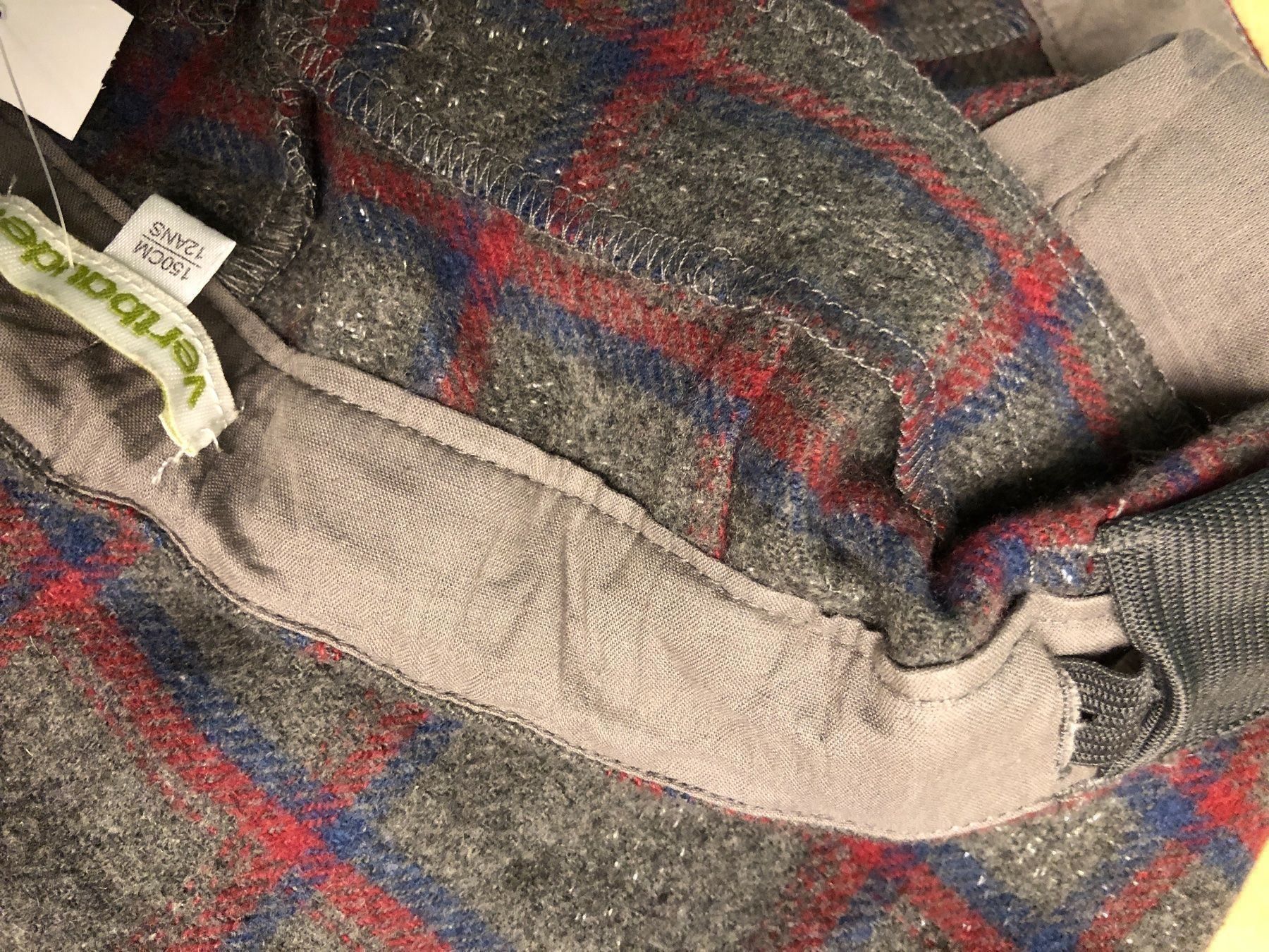 Vertbaudet Pantaloni: Warme Vertbaudet Winter Shorts Gr.150 – Usato da Obergerlafingen venduto da cabo4 2