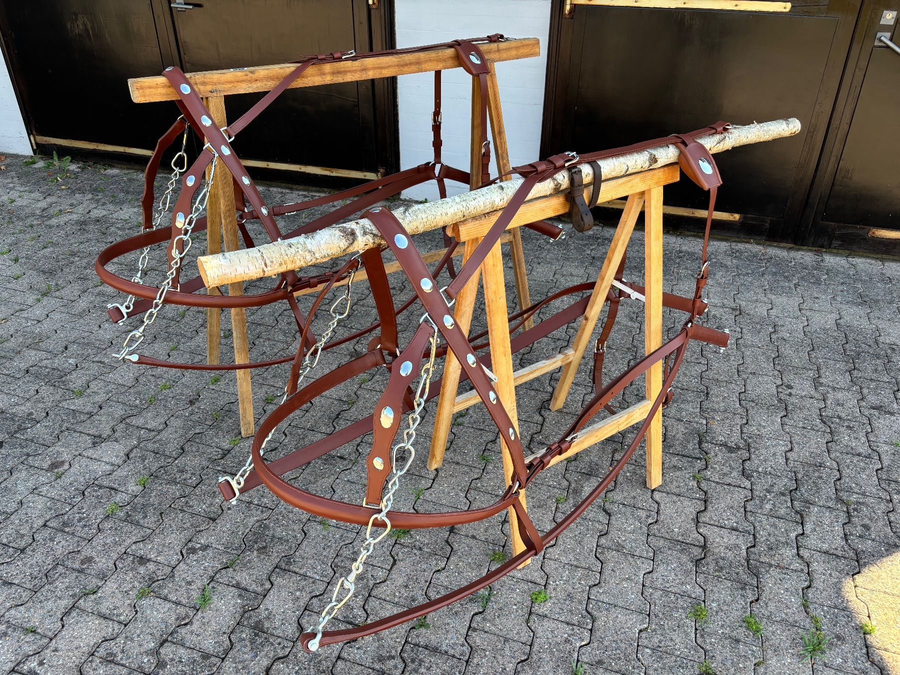 Calèches: 2 schöne braune Bündnergeschirre – D'occasion à Feldbach par Fea1 8