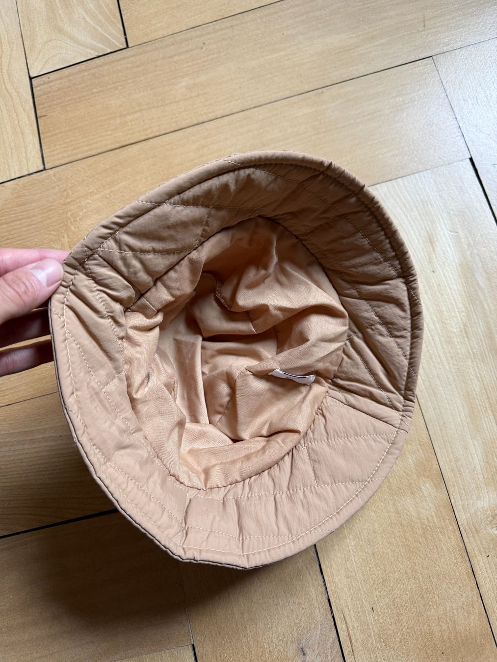 Mango Copricapi, berretti & cappellini: MANGO - Bucket Hat hellbraun – Usato da Zürich venduto da Diazaio 1