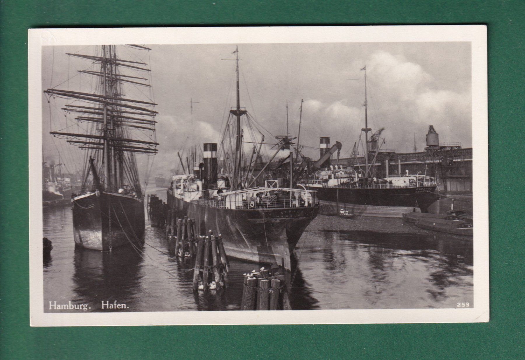 Cartoline postali: HAMBURG - Hafen - Schiffe - 1938 – Usato da Pully venduto da nicecards-shop