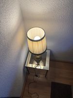 Vintage Tischlampe, goldfarben, mit Lampenschirm
