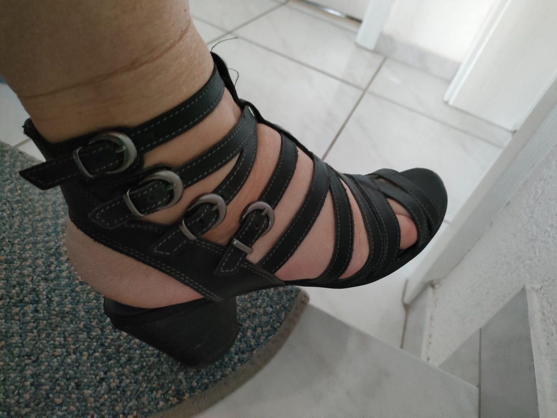 Scarpe da donna: Sandale Venturini – Usato da Brugg AG venduto da Mashaba 1