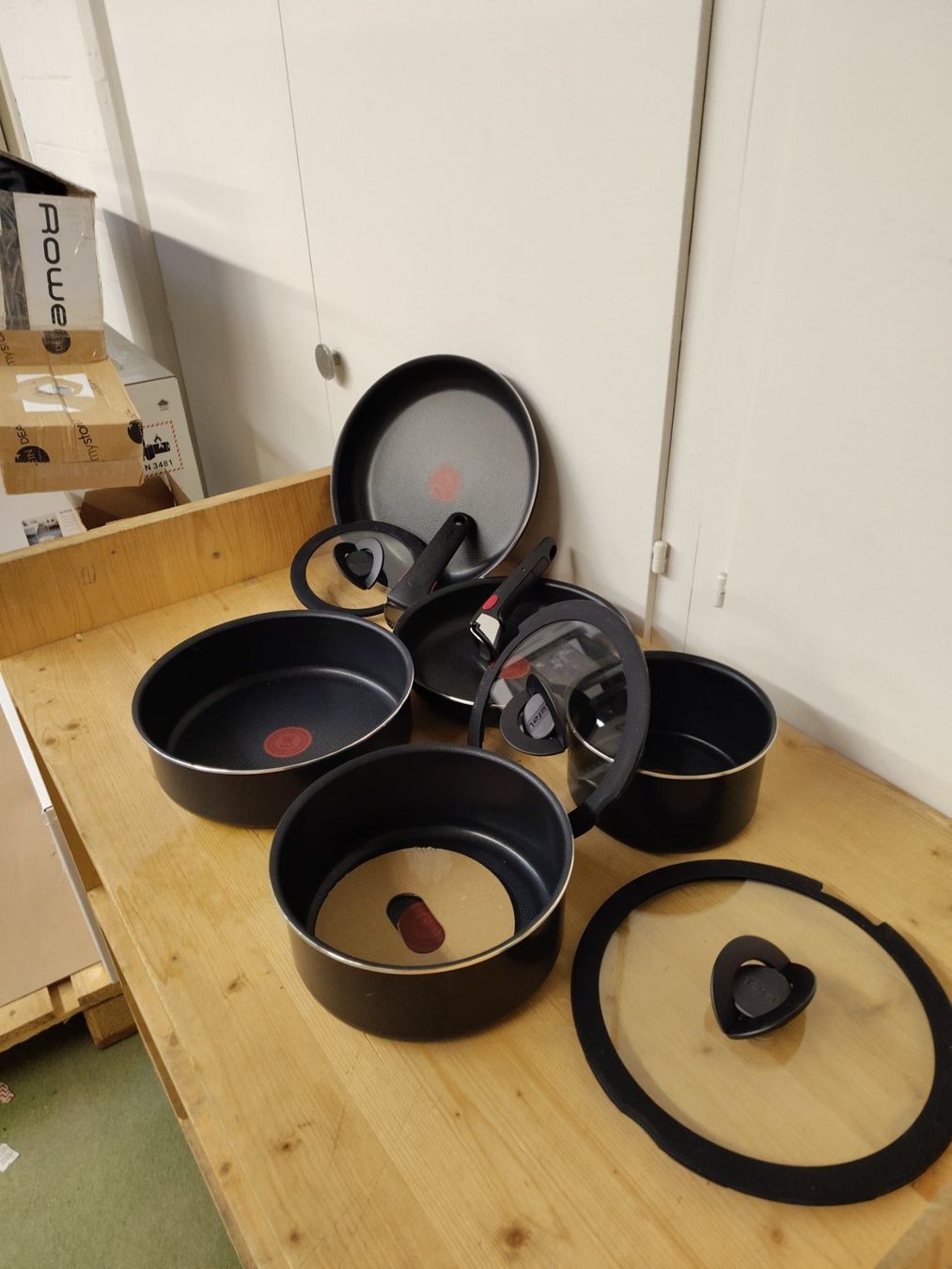 Tefal Pfannen: Tefal - 10 Teiliges Pfannenset – Neu und originalverpackt aus Dällikon von Retouren_Resale